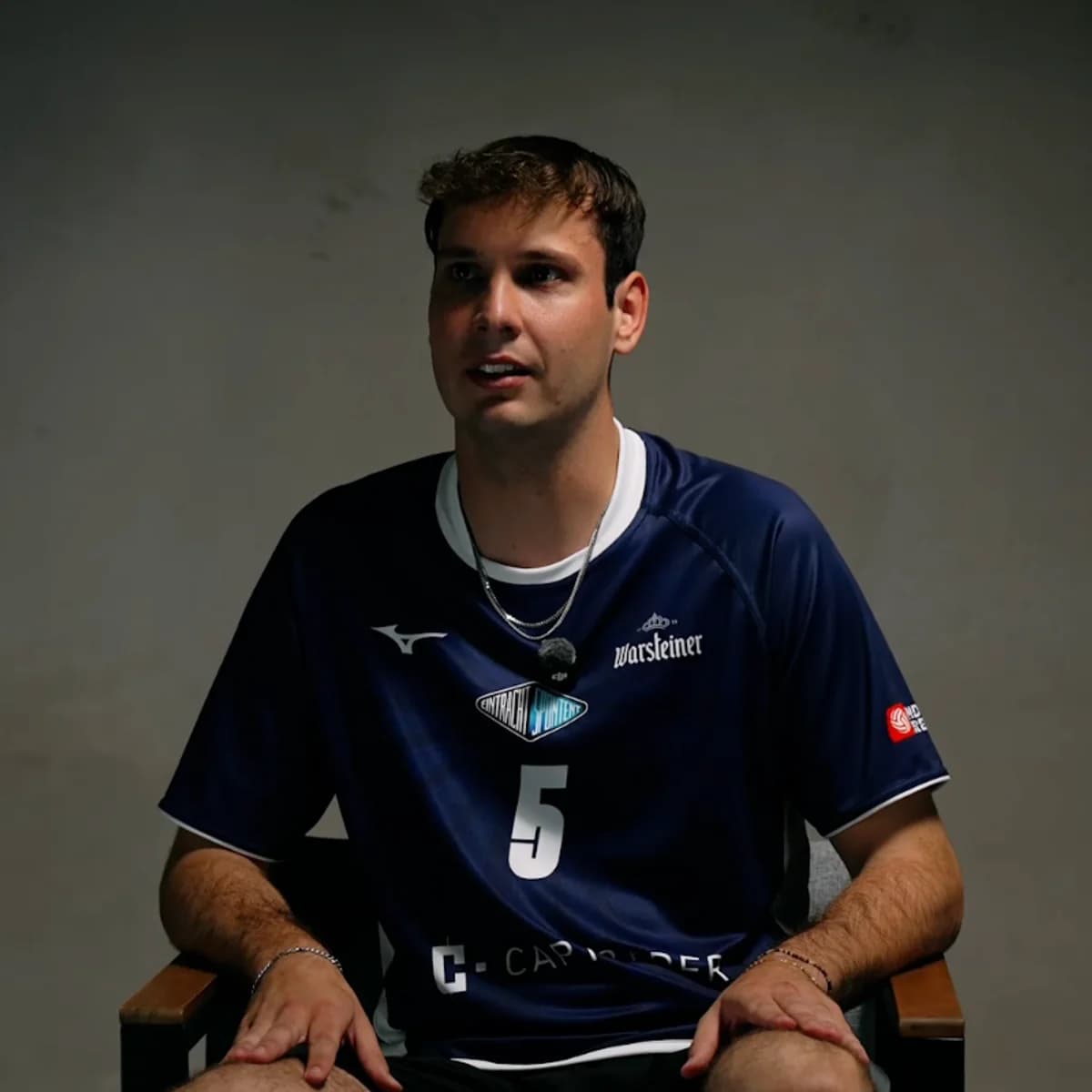 Spieler der Herren 1 im Interview für ein Instagram-Reel
